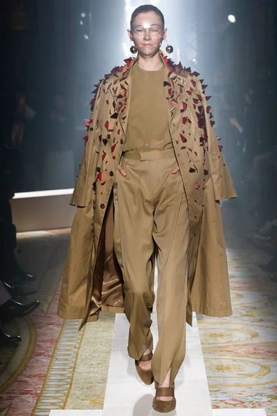 Look 40